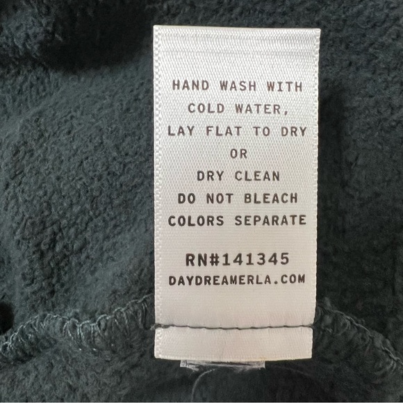 Daydreamer Guitar Shop Shrunken
Crew cropped sweatshirt size Medium - Picture 10 of 11